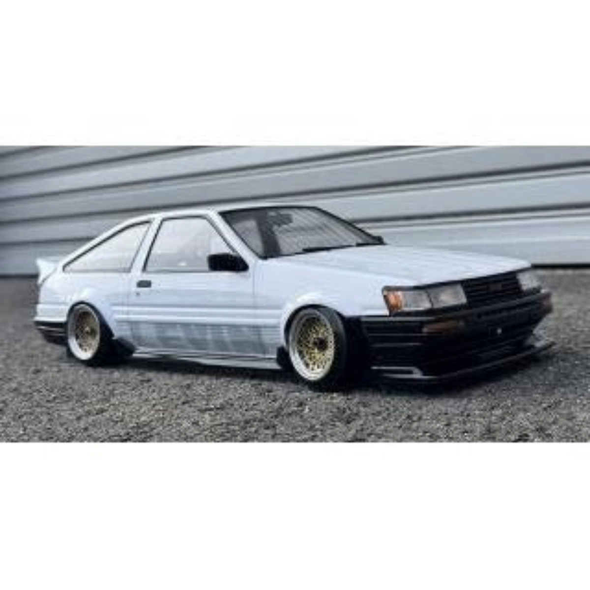 Carrosserie Toyota Levin AE86 SWB de Addiction RC Design, vue de face avec détails du design en plastique.