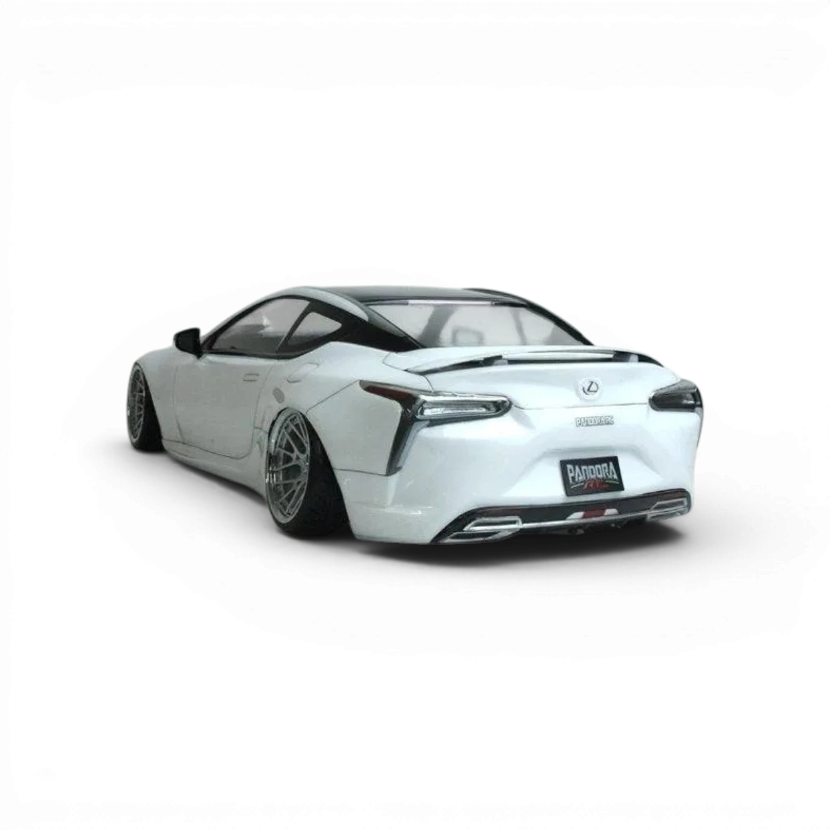 Voiture radiocommandée Lexus LC Pandora RC, carrosserie détaillée avec design élégant et finition réaliste pour collection ou drift.