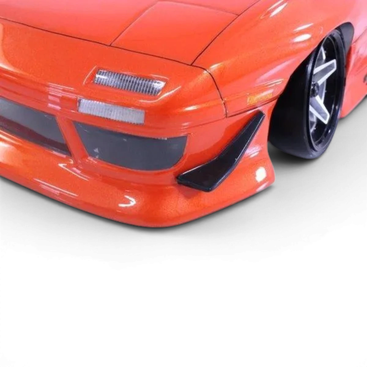 Carrosserie Mazda RX-7 FC3S BN Sports de Pandora RC, détail de la carrosserie de voiture de modélisme.