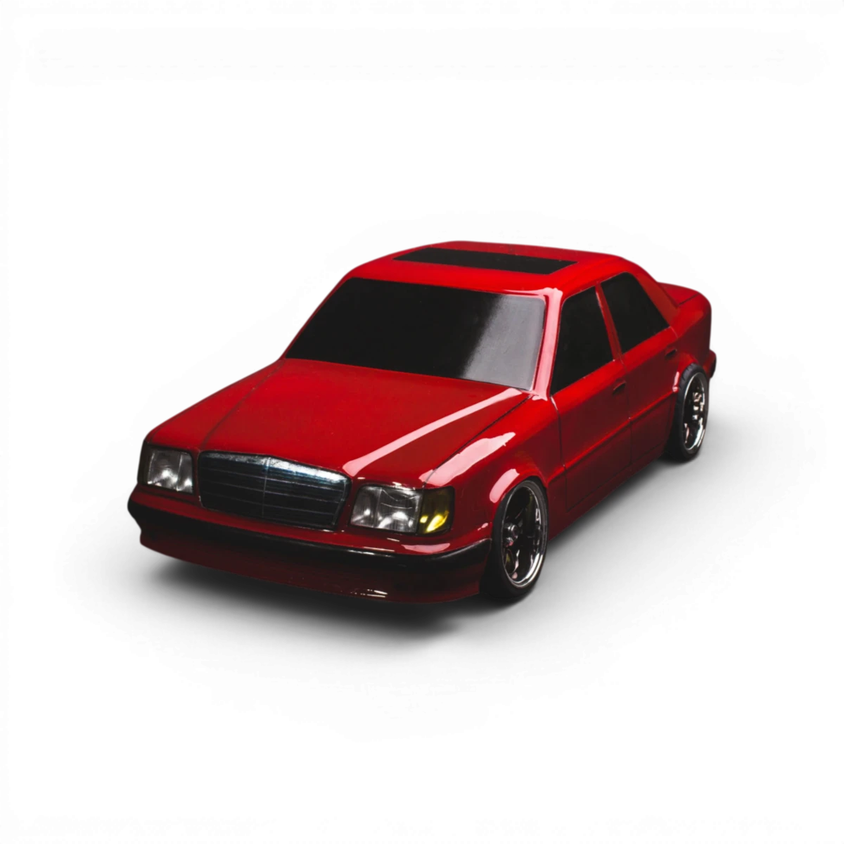 Carrosserie Mercedes W124 E500 pour modèle réduit, fabriquée par Aplastics RC, en plastique avec détails réalistes.