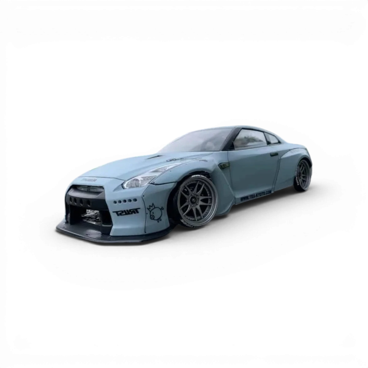 Carrosserie Nissan GTR version 275mm de Addiction RC Design, modèle pour voitures radiocommandées, vue de face avec détails.