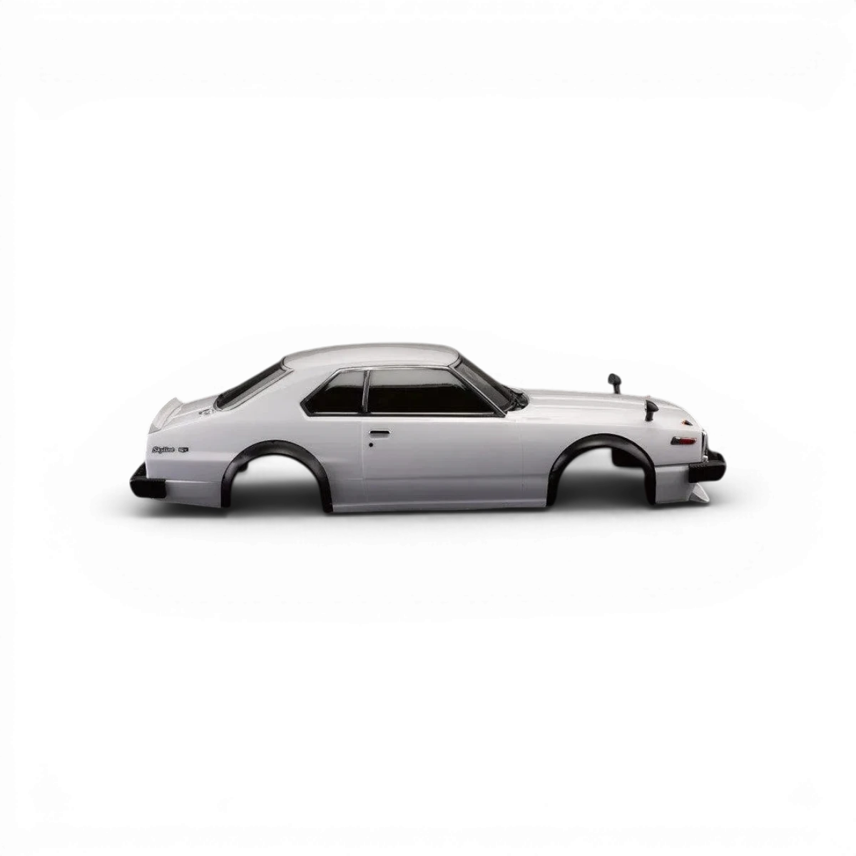Modèle de voiture Nissan Skyline 2000 Turbo GT-ES (C211) en carrosserie Killer Body, vue de face avec détails réalistes.