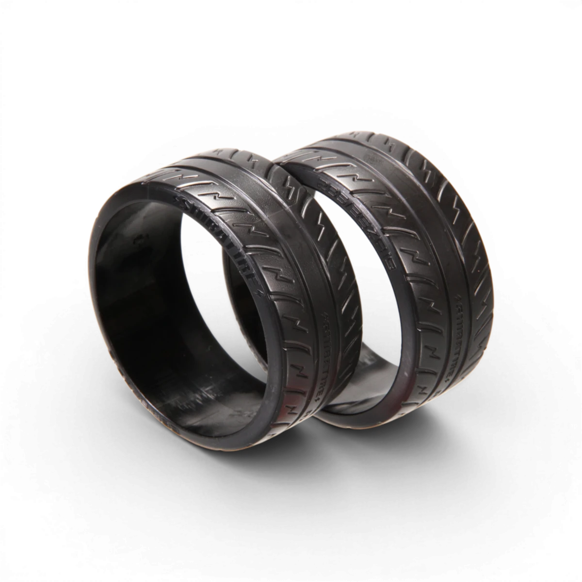 Deux roues SHIBATA R31 Shiba Tire 200D HDPE, léger et durable, pour véhicules ou équipements industriels.