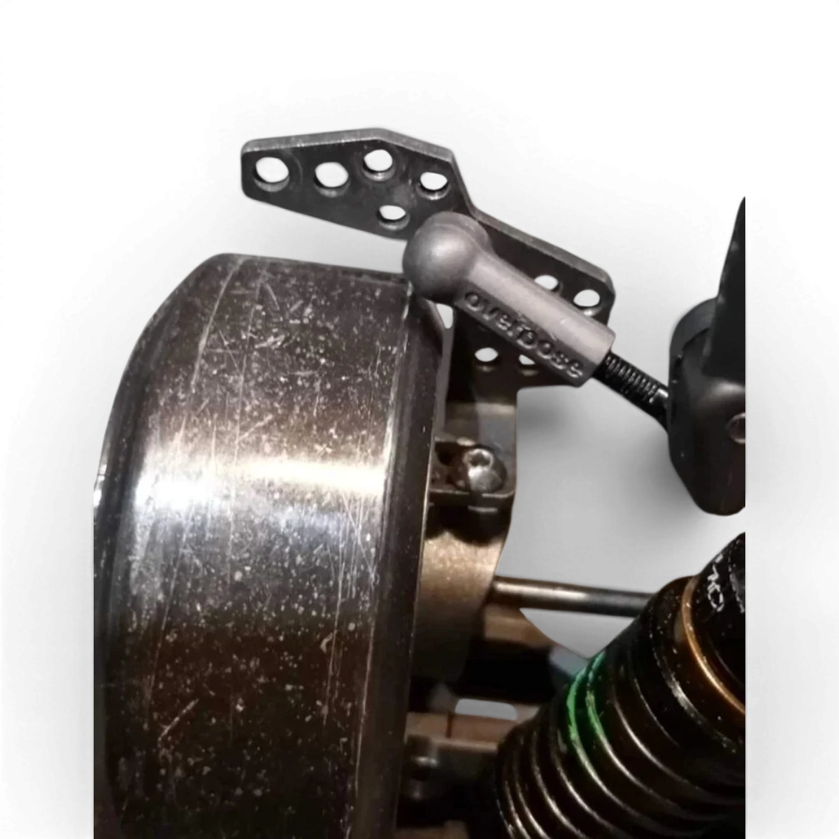 Support supérieur arrière en métal pour garage, pièce de rechange robuste de Metal Garage, vue de l'arrière.