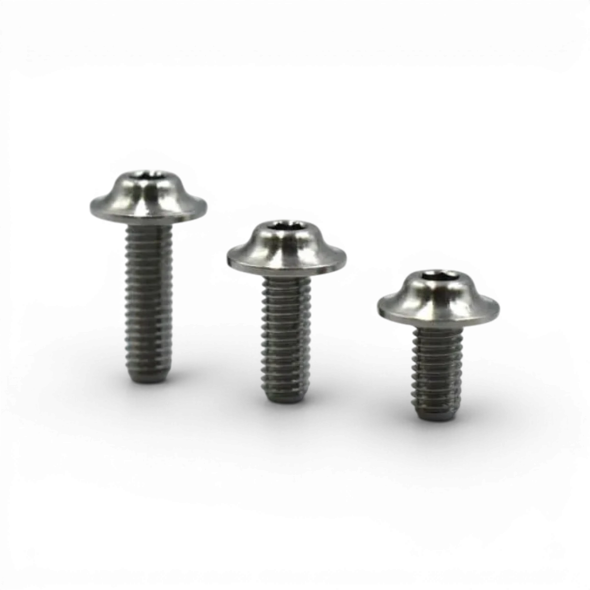 Vis titanes tête fraisée large 3x6 Team Reve D, pièces détachées en lot de 4, pour fixation solide et durable.