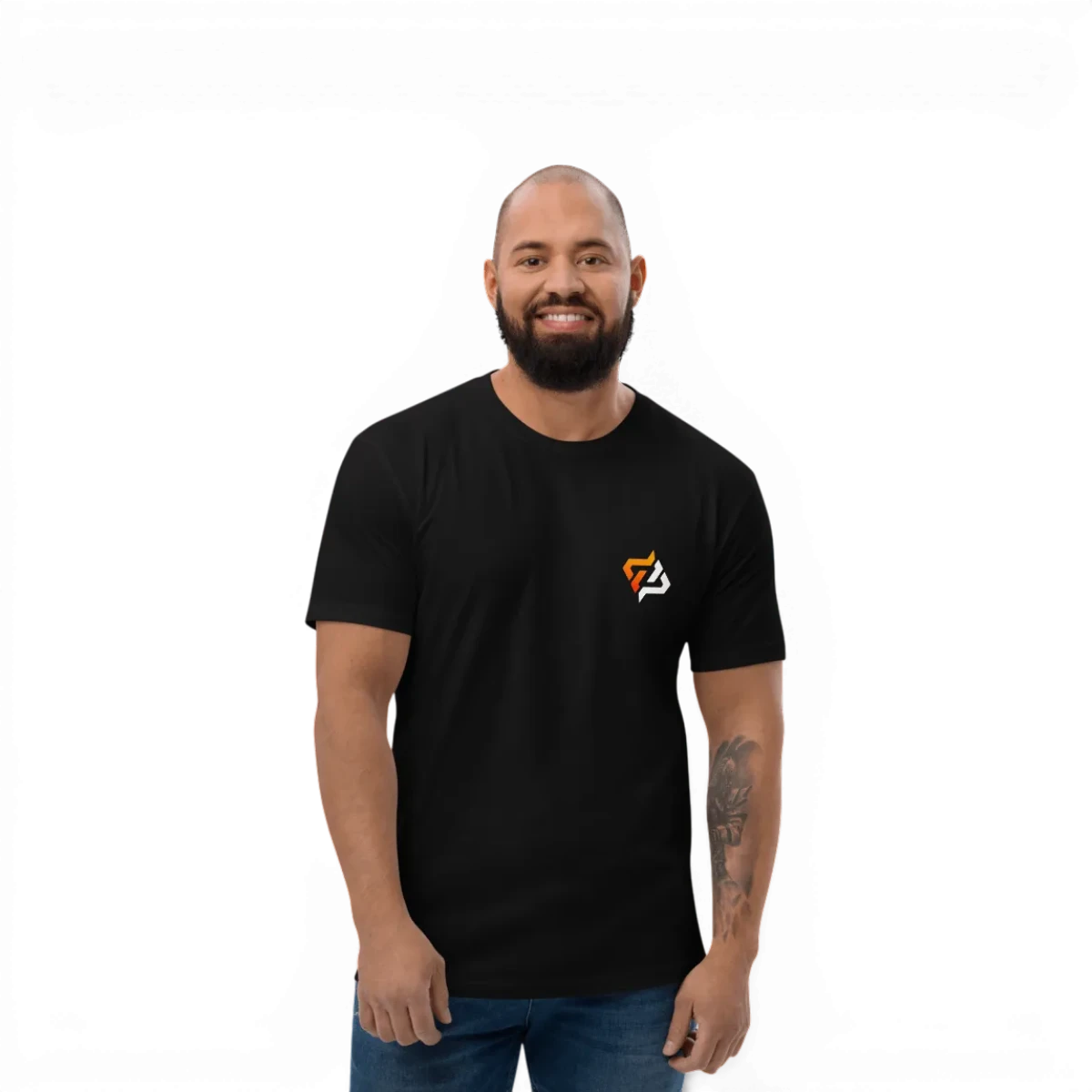 T-shirt DPZ 2024 de marque inconnue, vêtement décontracté en coton avec logo DPZ 2024 visible sur le devant.