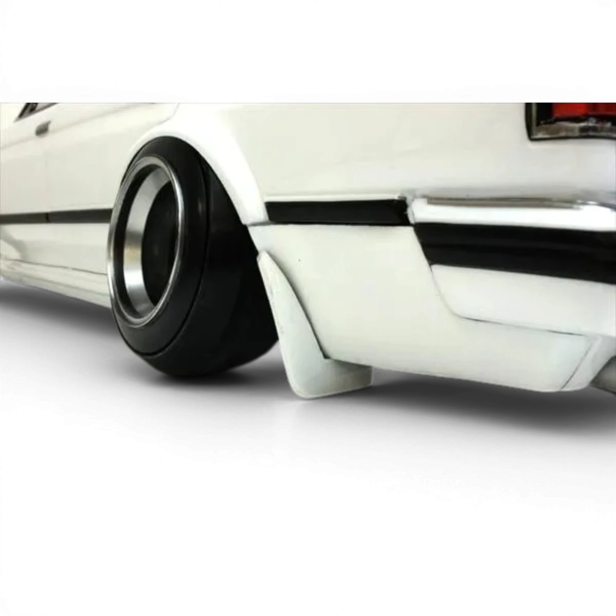 Modèle réduit de voiture Toyota Mark II JZX71 Ver. 2 de Pandora RC, carrosserie détaillée en plastique, vue de face.