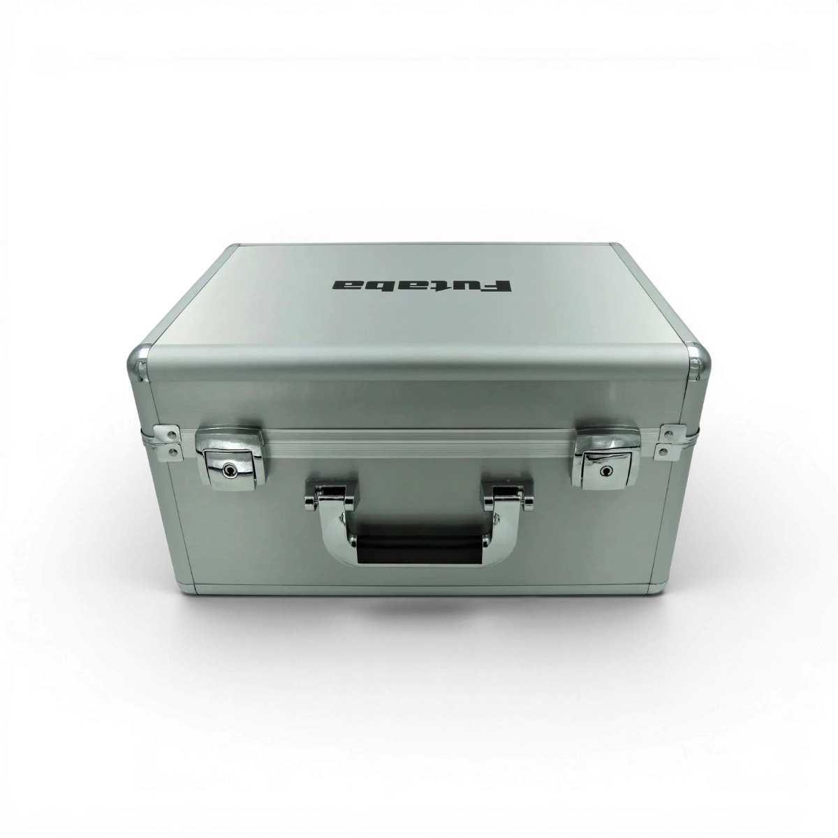 Valise en aluminium argentée Futaba, accessoire de rangement robuste et élégant pour équipements.