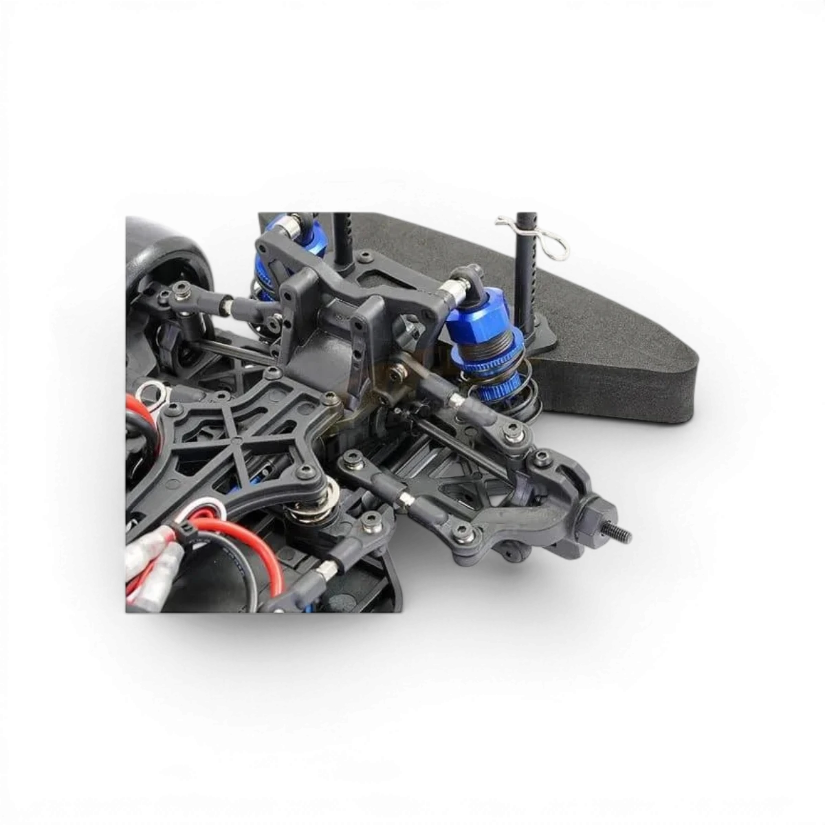 Voiture Banzai FTX 1/10 drift 4x4 verte, modèle RC Banzai pour courses de drift, vue de côté.
